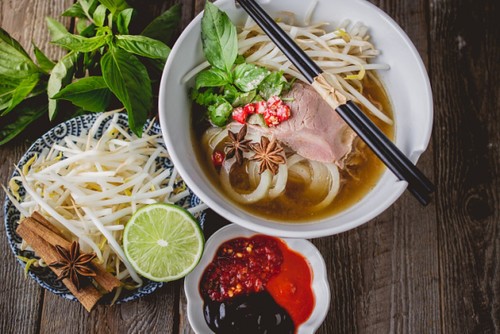 Michelin shows how to eat Vietnamese food like a local - ảnh 1
